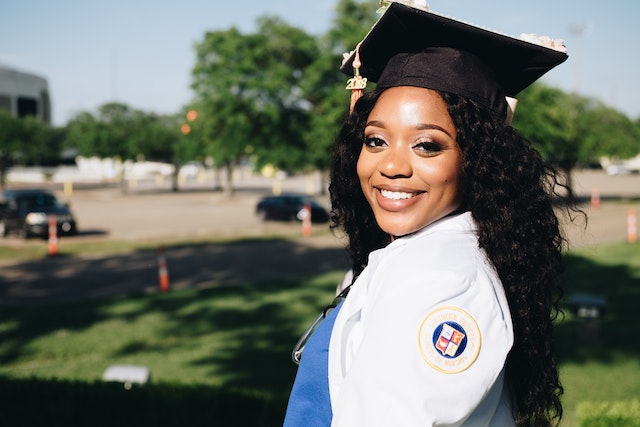 Grants, Scholarships, and Student Loans: What’s the Difference?