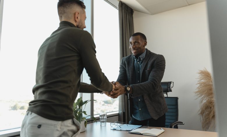 Top 12 Tips on How to Pass An Interview